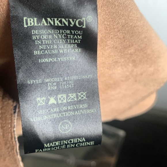 Blank NYC, Faux suede jacket, python pattern in taupe and black. - Picture 7 of 9